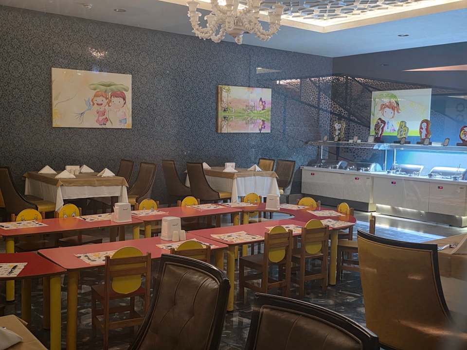 Gastro Royal Taj Mahal Hotel