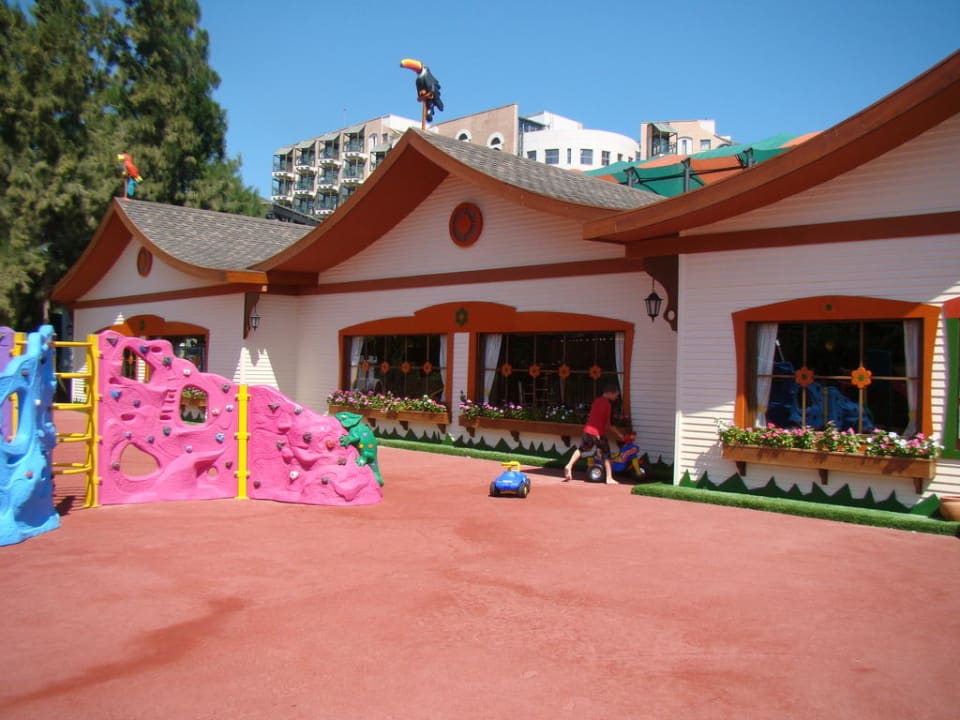 Мини клуб Limak Limra Hotel & Resort