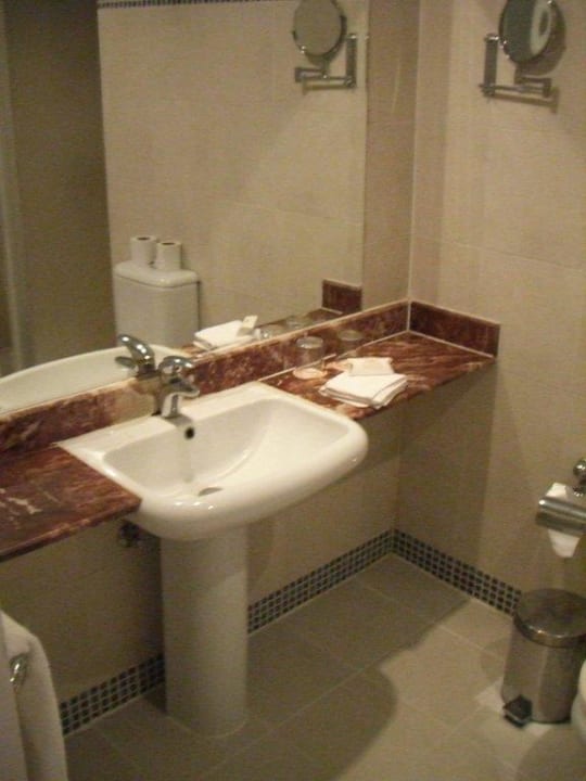 Das Bad (Zimmer 433) Pickalbatros Alf Leila Wa Leila Resort - Neverland Hurghada