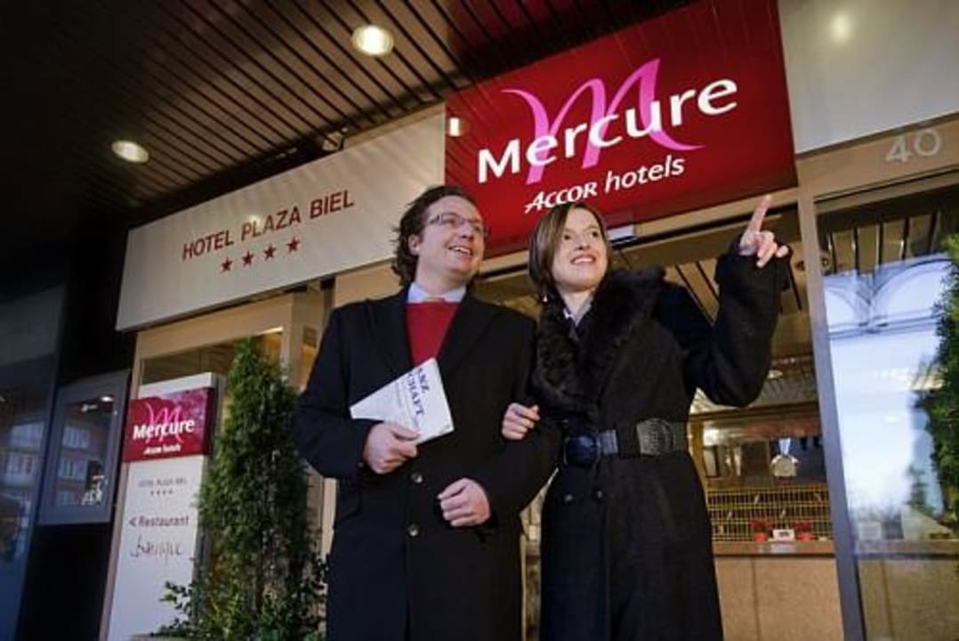 Eingang Hotel Mercure Plaza Biel