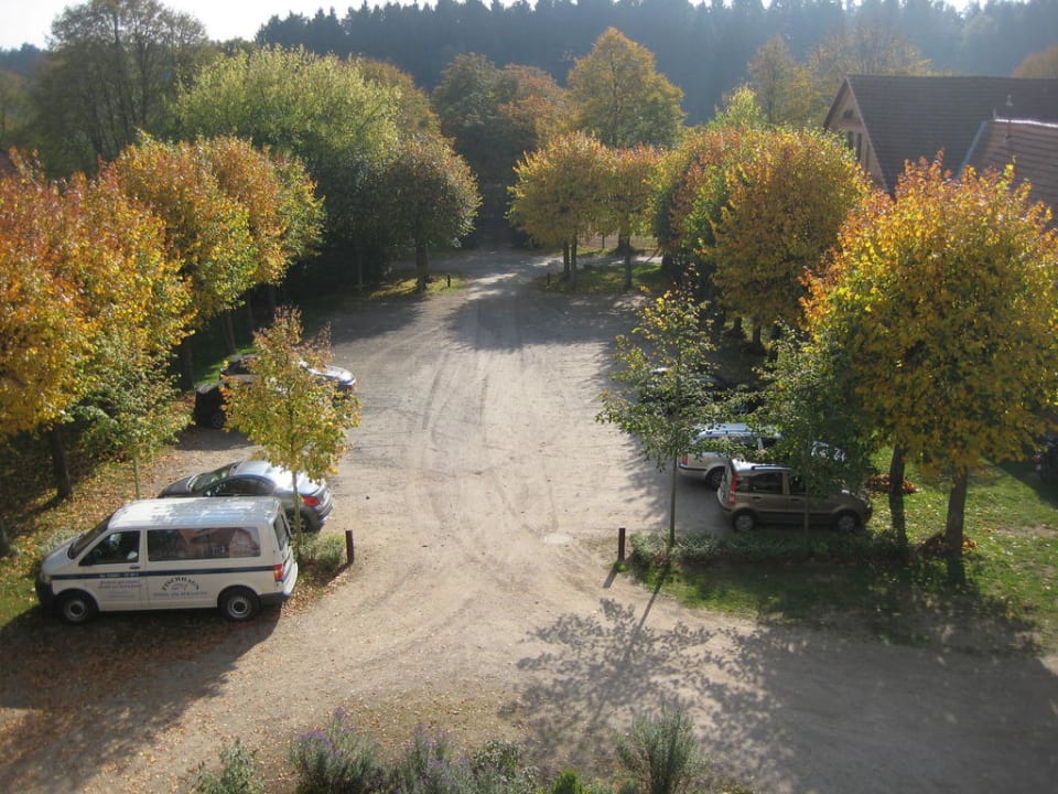 Der Parkplatz  Hotel Waldhof auf Herrenland