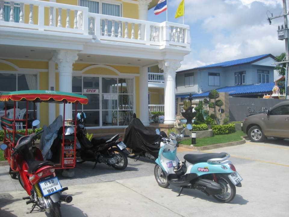 Vorderhaus mit Rezeption  Sun Beach Guesthouse