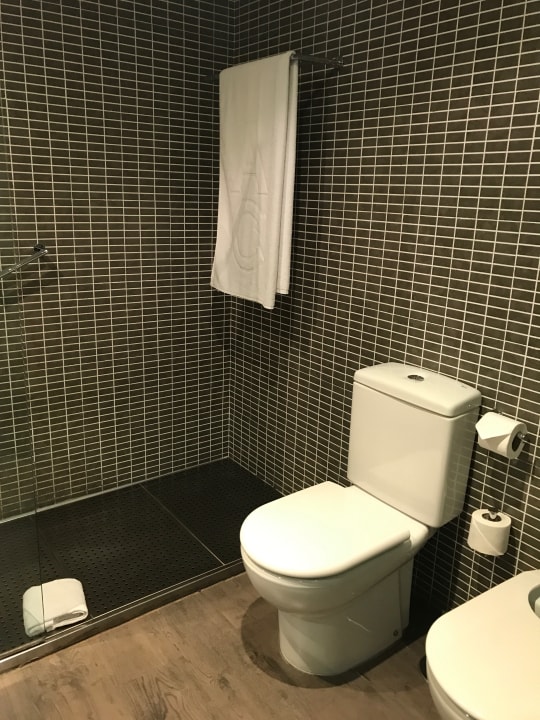 Zimmer AC Hotel General Alava by Marriott