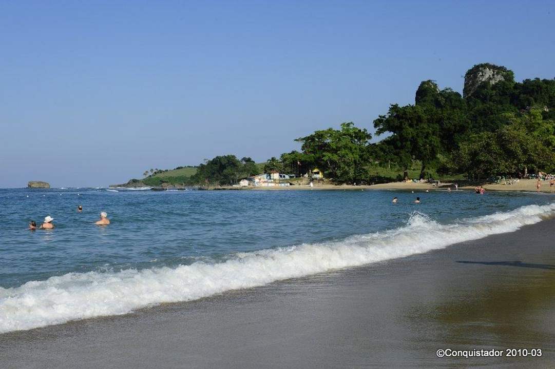 Strand Playabachata Hotel