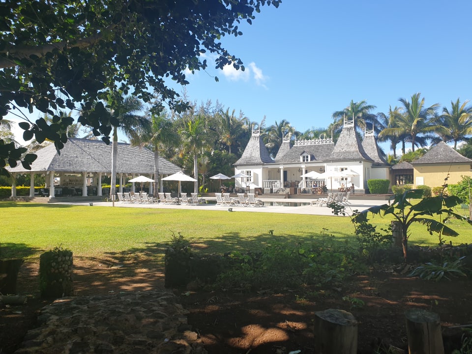 Gartenanlage Outrigger Mauritius Beach Resort