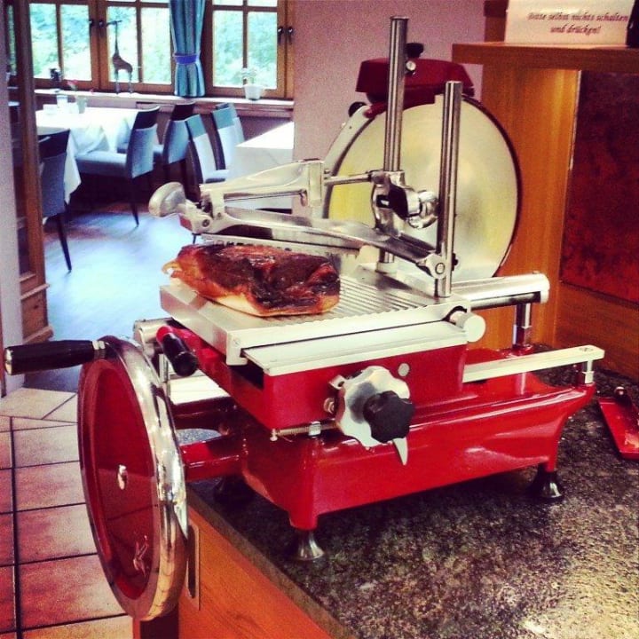 Schinken zum Selberschneiden Sporthotel Wagrain