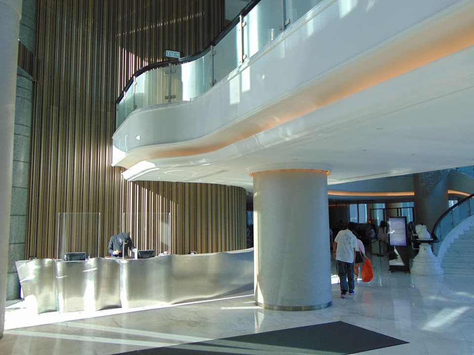 Lobby Harbour Grand Kowloon