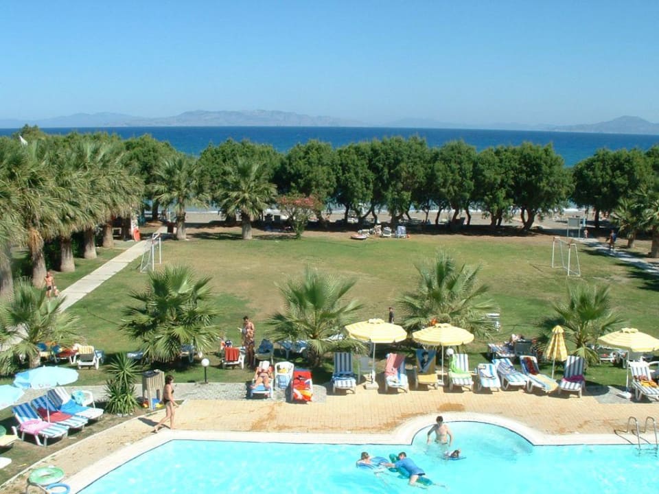 Eine weitere Poolansicht TUI KIDS CLUB Alex Beach