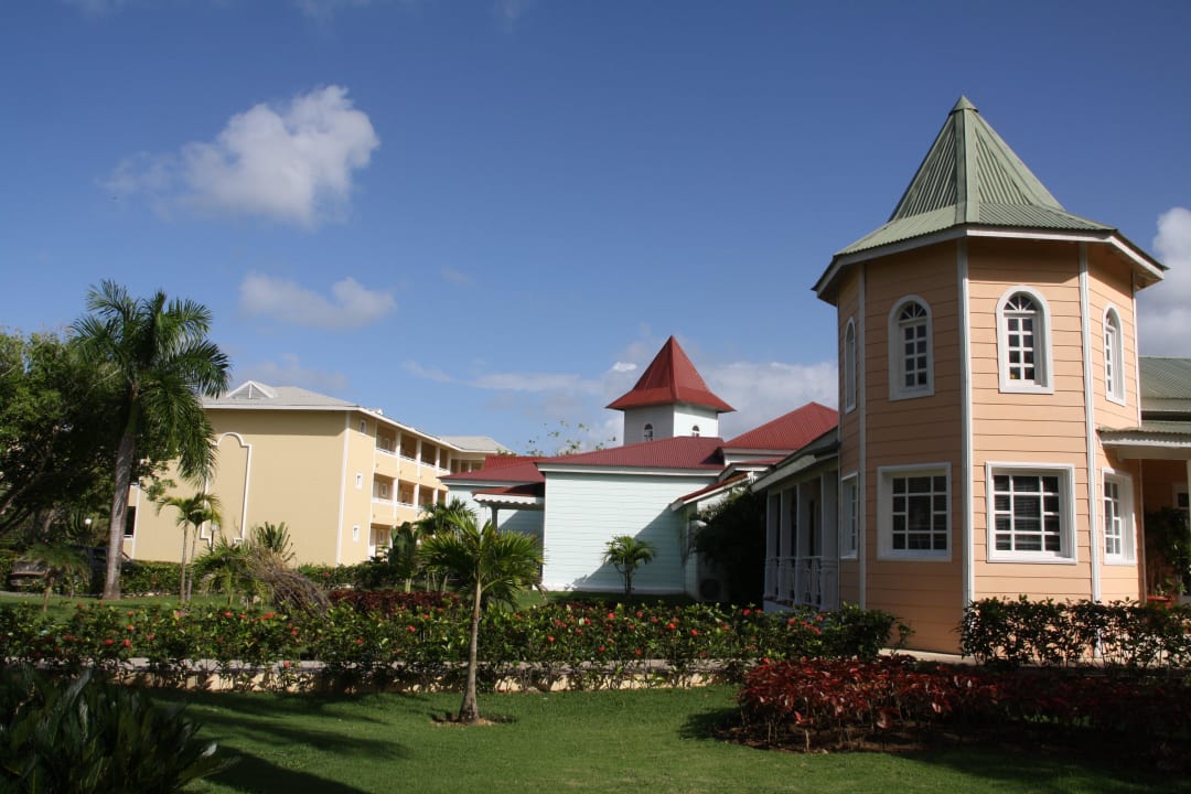 Dominikanisches Dorf im Gartenbereich Bahia Principe Grand El Portillo