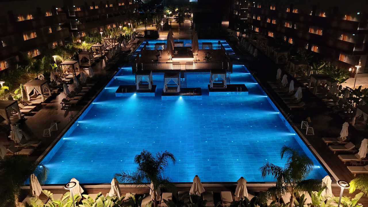 Pool Jacaranda Luxury Resort