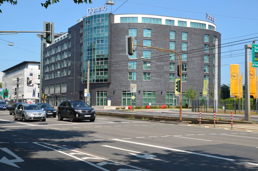 Die direkte Umgebung - Hauptstraße Hotel Dorint an der Messe Köln