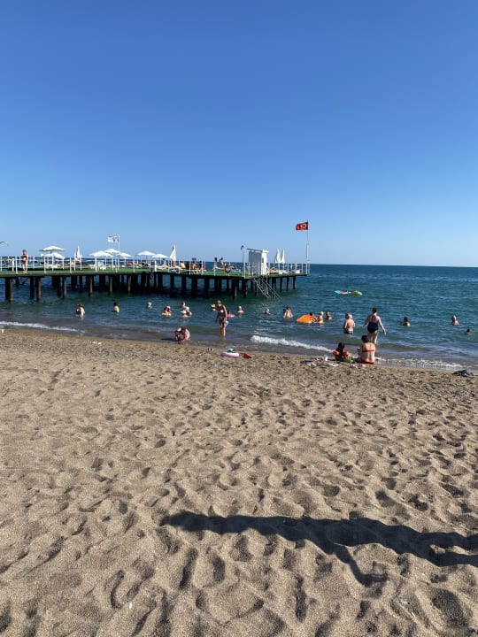 Strand Hotel Miracle Resort