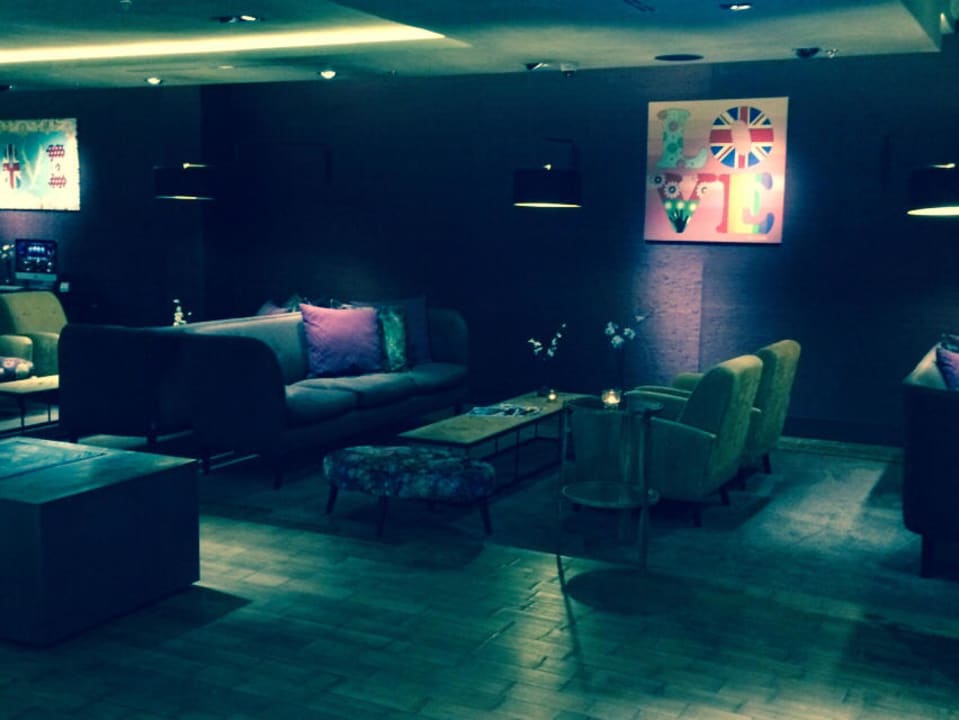 Lobby DoubleTree by Hilton Amsterdam - NDSM Wharf