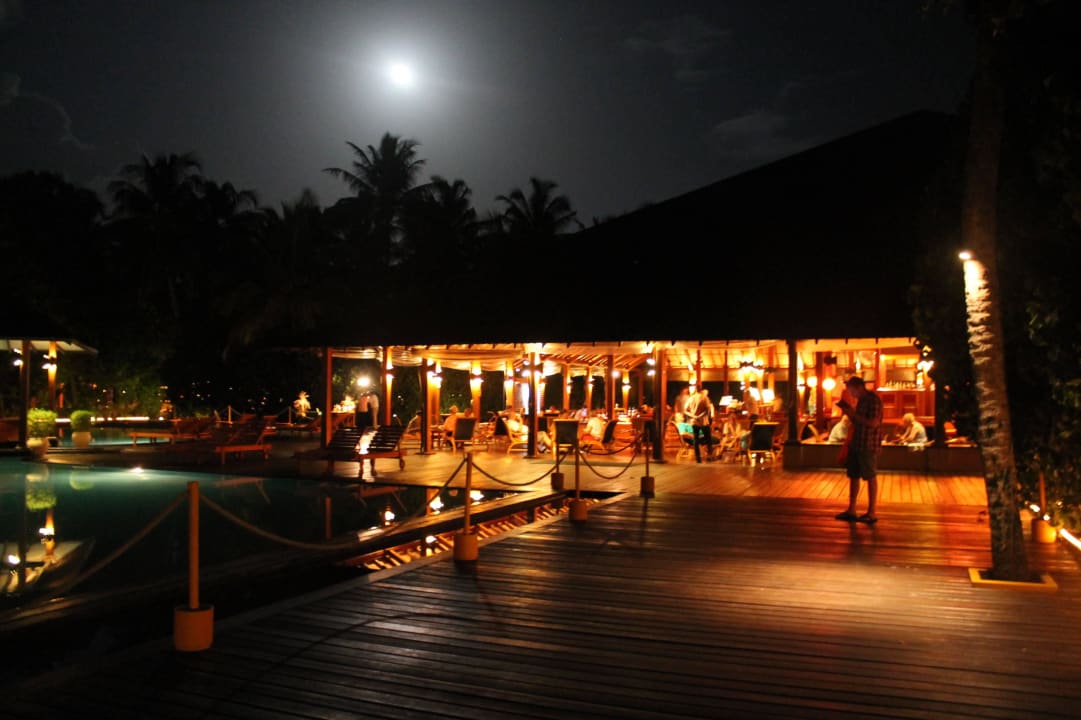 Pool + Hauptbar Adaaran Select Meedhupparu Island Resort - Premium All Inclusive