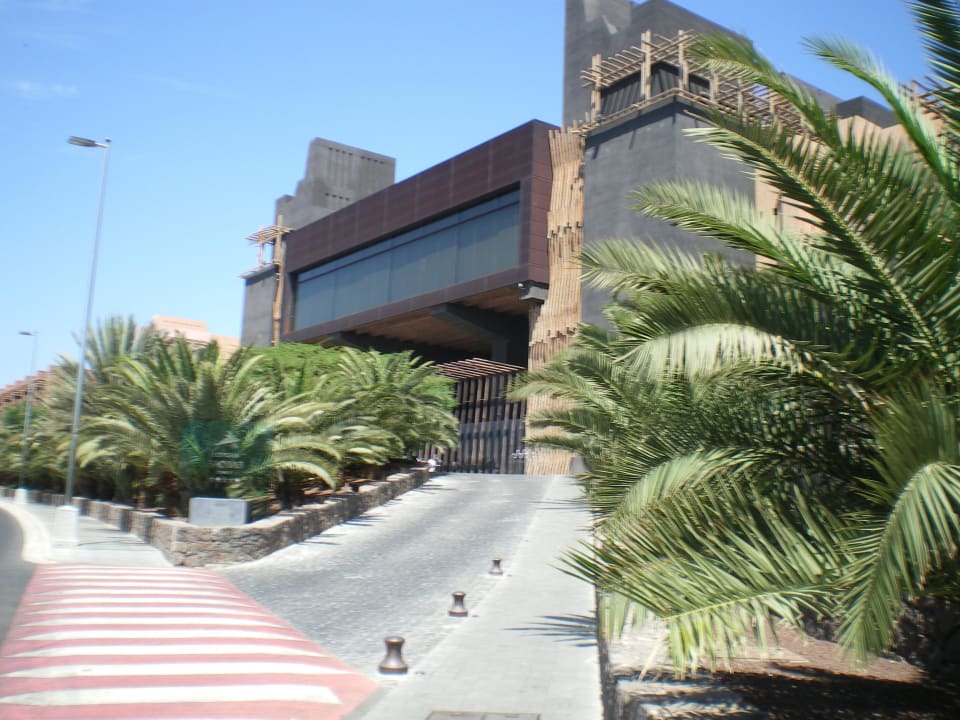 Eingang Lopesan Baobab Resort