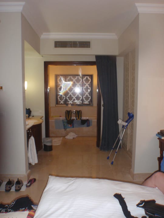 Sicht auf Bad und Kleiderschrank Pickalbatros Palace Hotel-Port Ghalib