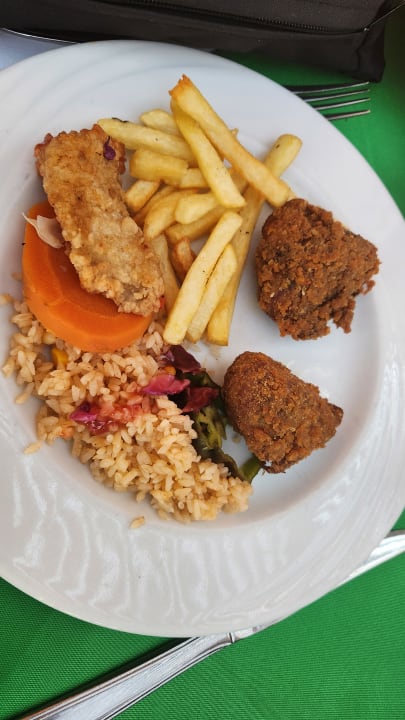 Gastro Three Corners Sea Beach Resort