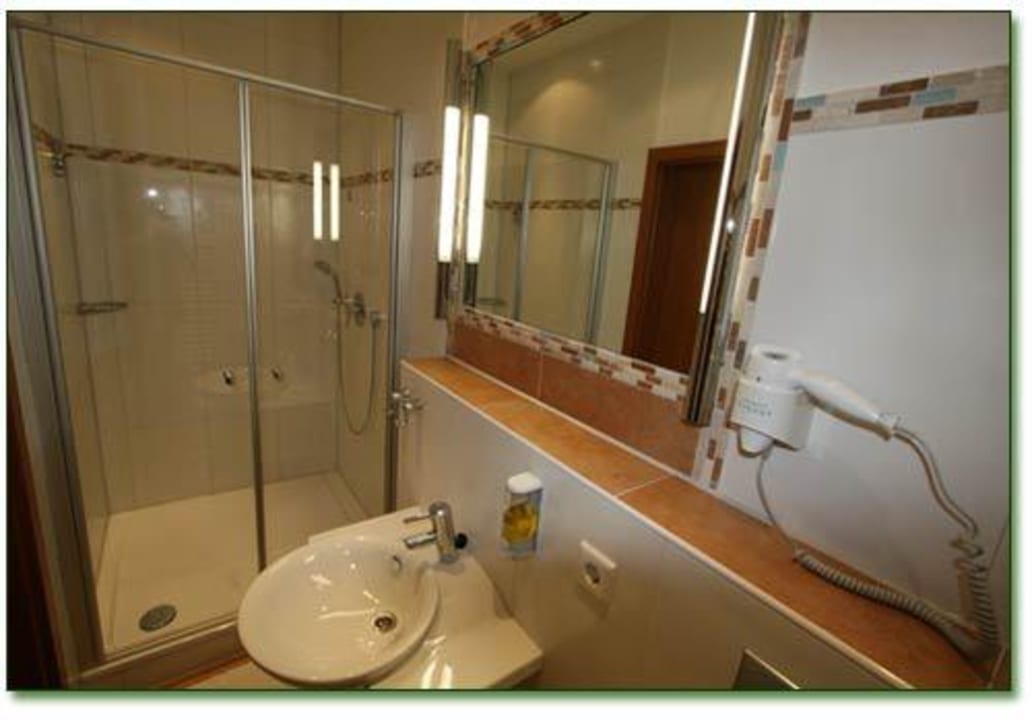 Zimmer Nr. 4 & 9 - Badezimmeransicht Hotel Haus Hillesheim