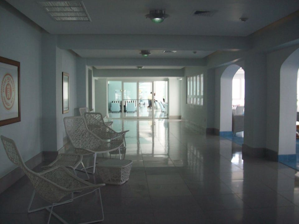 Sitzecke bei den Restaurants Couples Tower Isle - Adults only