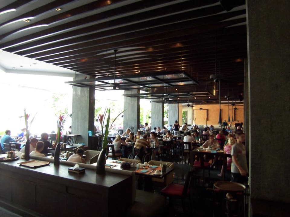 Bahnhofshallenfeeling beim Frühstück Holiday Inn Resort Phuket