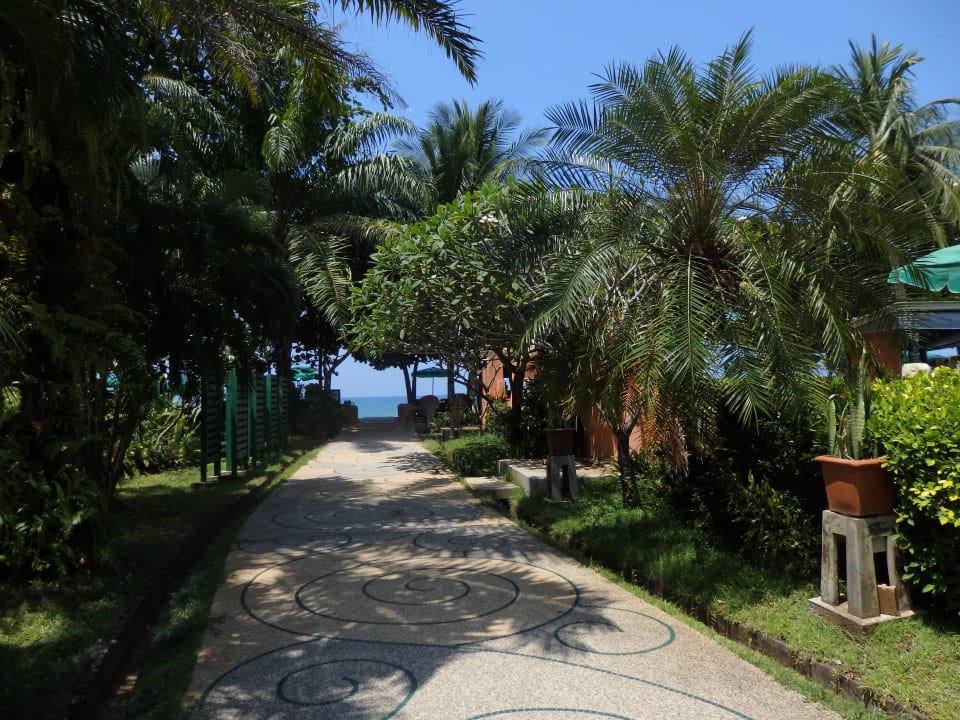 Richtung Strand Baan Khaolak Beach Resort