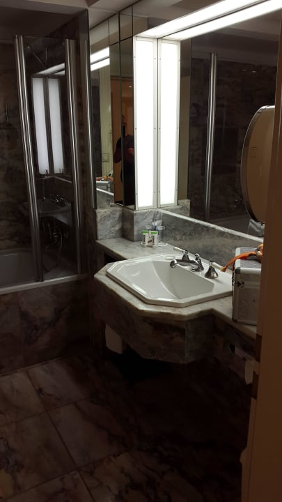 Badezimmer Lindner Hotel Dusseldorf Seestern, part of JdV by Hyatt