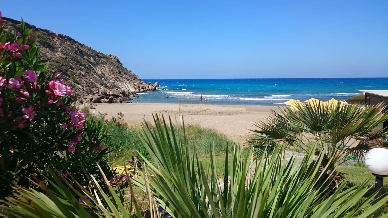 Strand vom Pool aus Atlantica Mikri Poli Crete