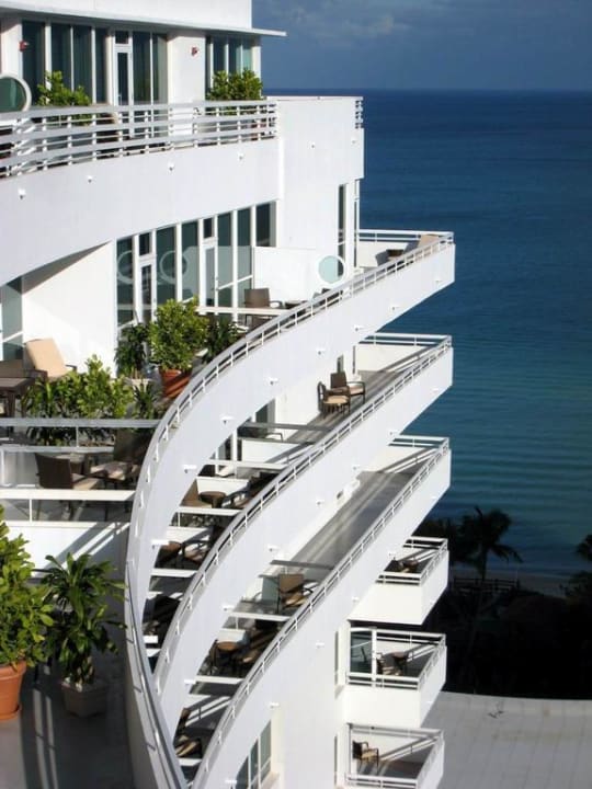 View from balcony Hotel Fontainebleau Miami Beach