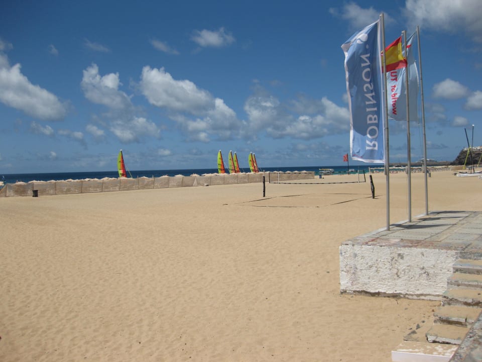 Strand mit Beachvolleyball und Surfen ROBINSON JANDIA PLAYA