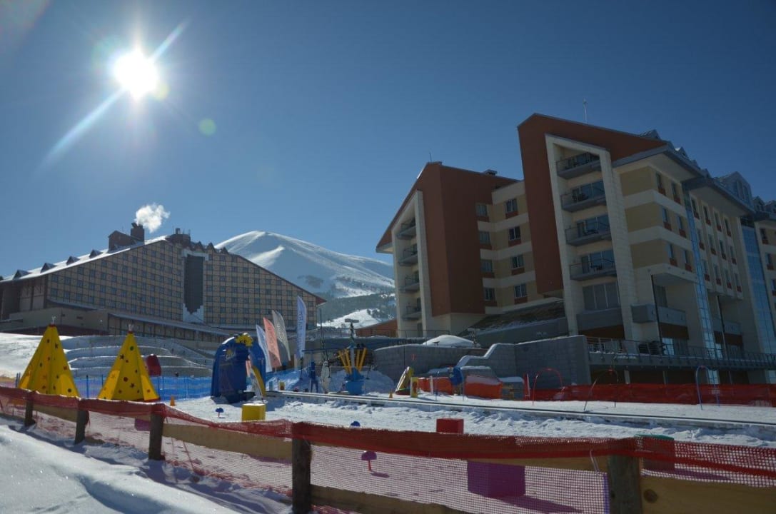 Plac zabaw dla dzieci przy hotelu Xanadu Snow White Hotel