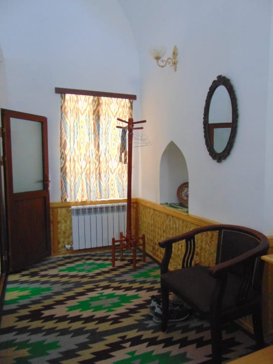 Zimmer Madrasah Polvon-Qori Boutique