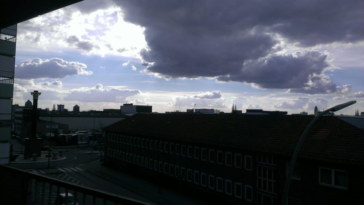 Blick nach links vom Balkon Apartment-Hotel Hamburg Mitte