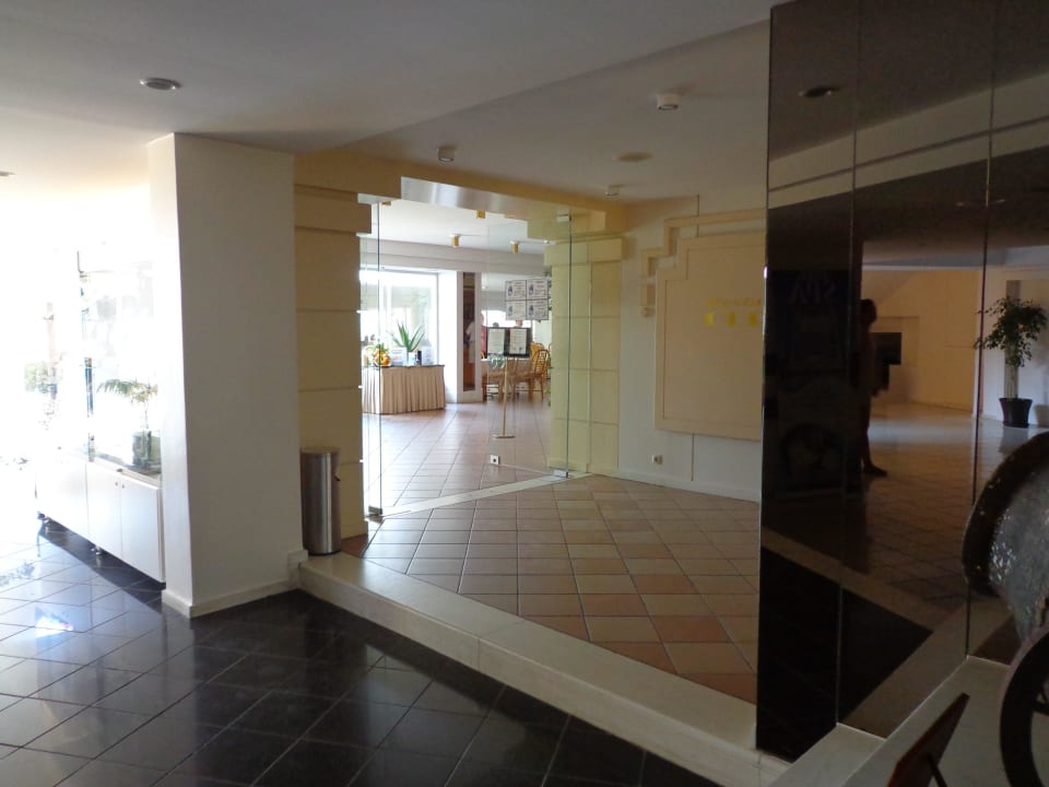 Eingang Restaurant Anissa Beach & Village