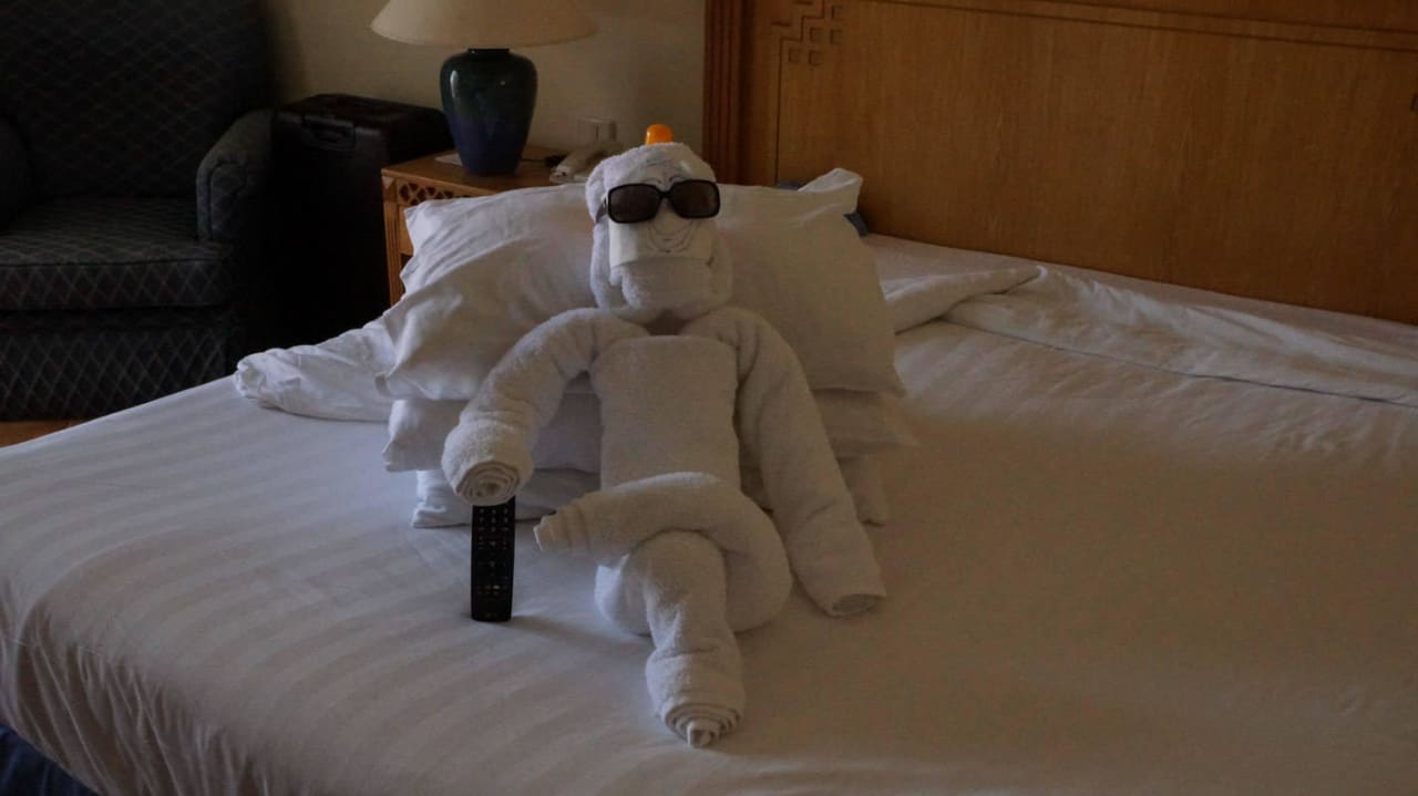 Figur vom Zimmerservice Old Palace Resort Sahl Hasheesh