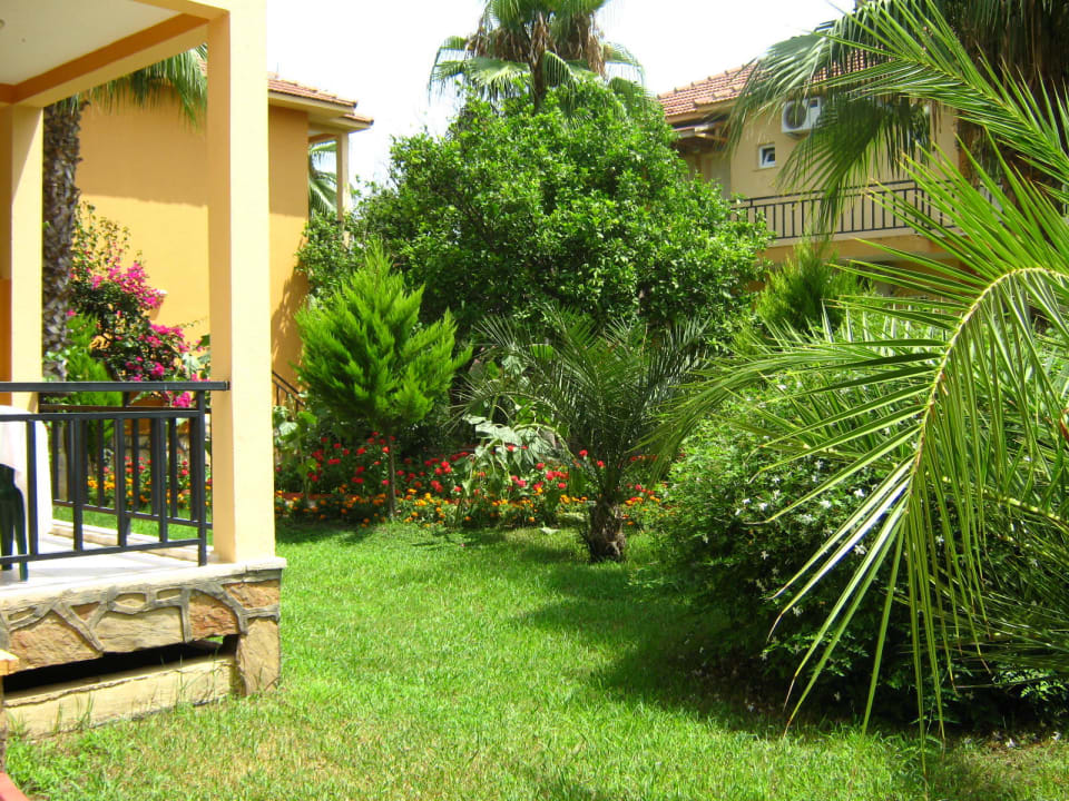 Много зелени Hotel Seker Resort