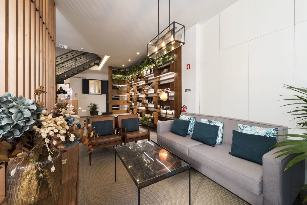 Lobby Bloom House by Sweet Porto