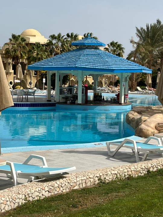 Pool Serenity Alpha Beach