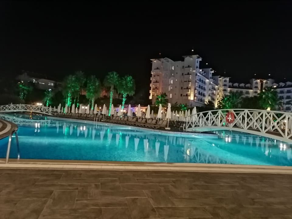 Pool Side Mare Resort & Spa