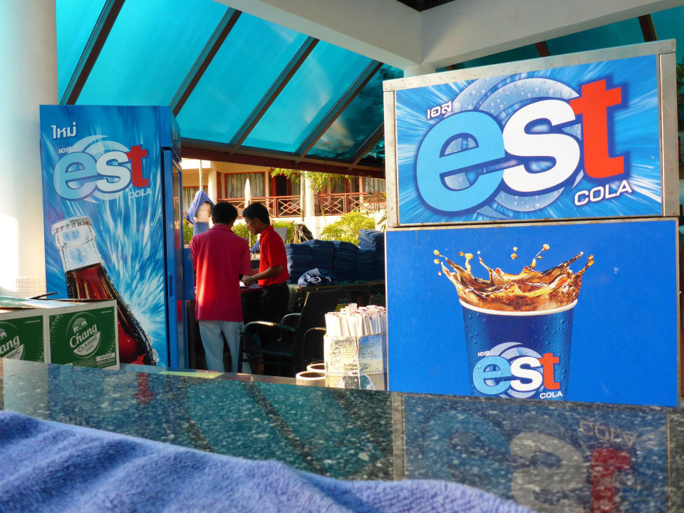 An der Poolbar Chada Thai Village Resort