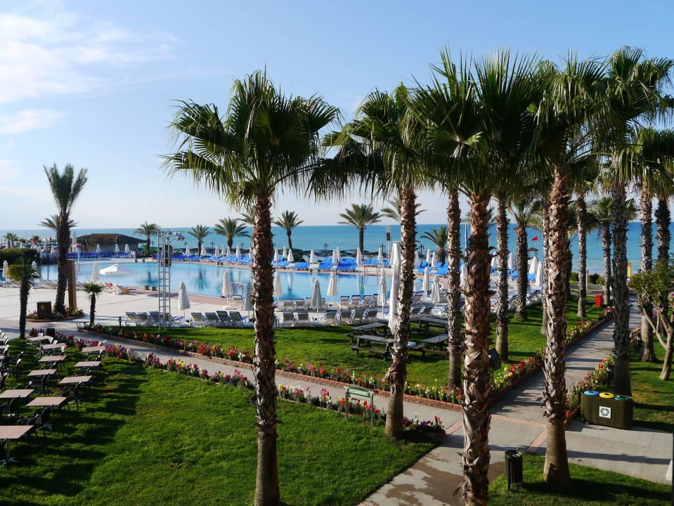 Ausblick vom Frühstückstisch Papillon Belvil