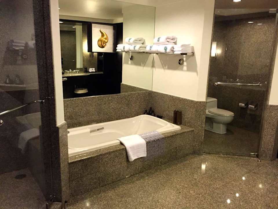 Badezimmer der Spa Suite Hotel Banyan Tree Bangkok