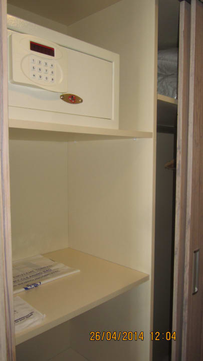 Tresor gegen Gebür im Kleiderschrank Melas Resort Hotel