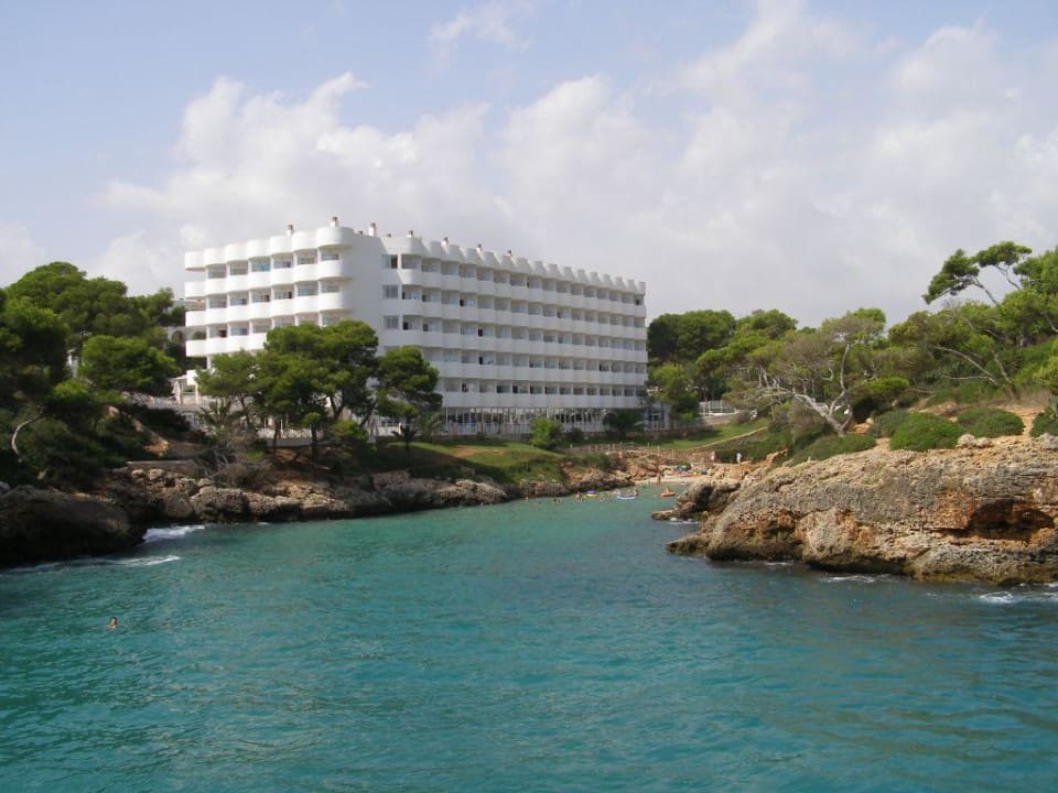 Widok na hotel od strony morza AluaSoul Mallorca Resort