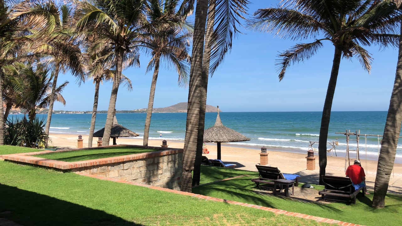 Strand Pandanus Resort