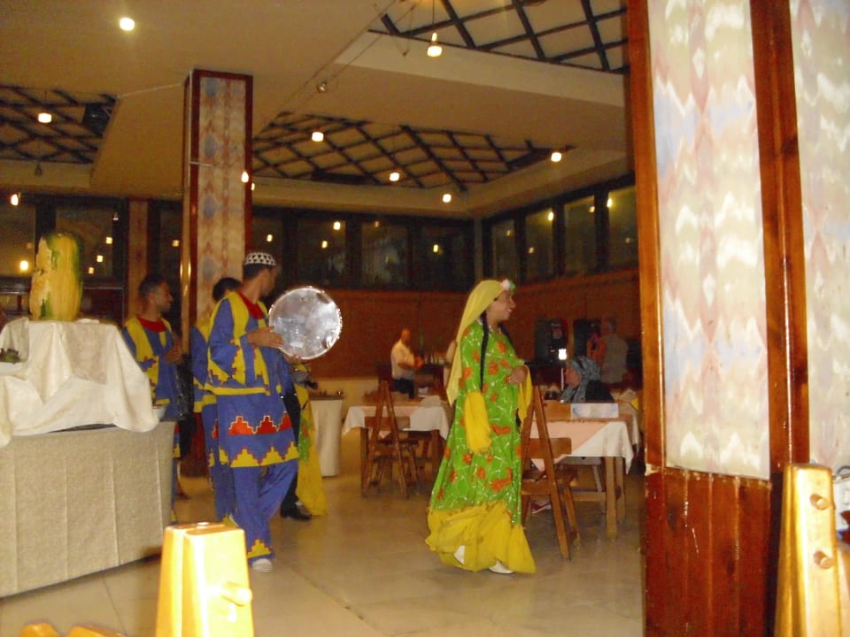 Show im Hauptrestaurant Ghazala Beach