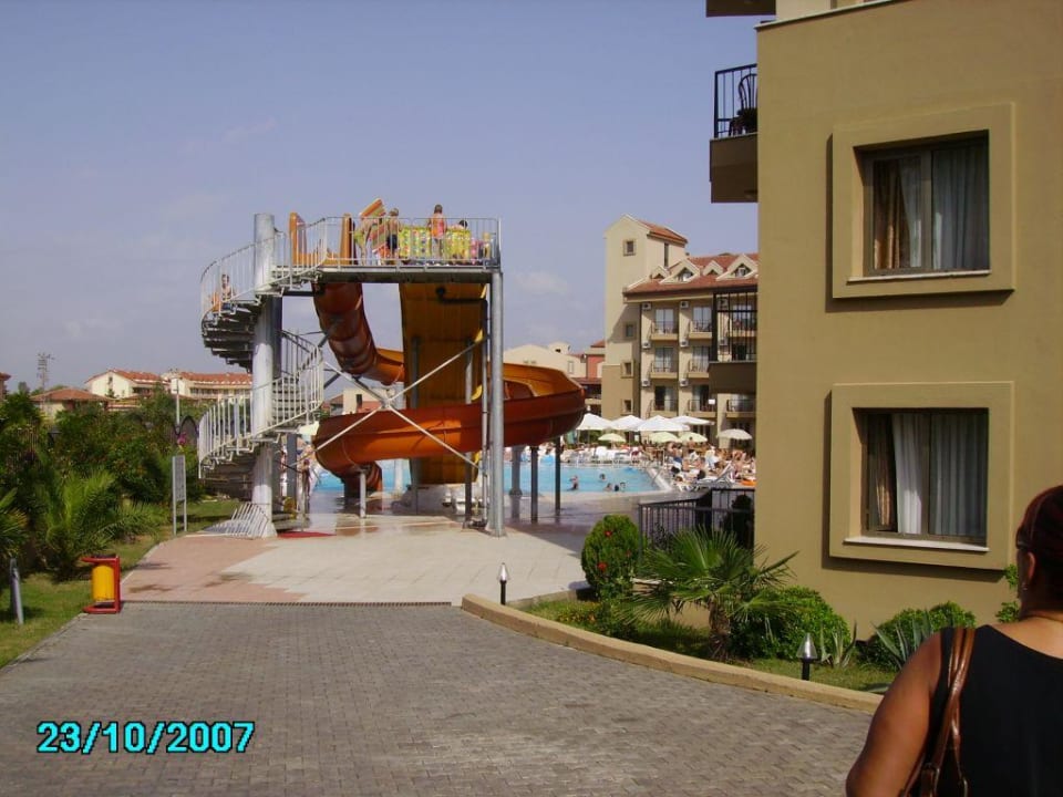 Das Hotel vom Hintereingang Hotel Victory Resort