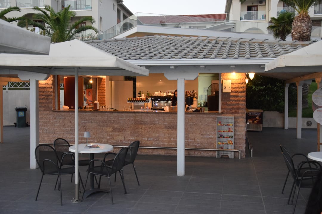 Pool Akrathos Beach Hotel