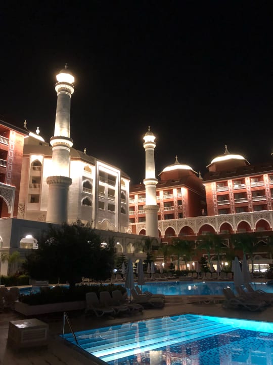 Außenansicht Royal Taj Mahal Hotel