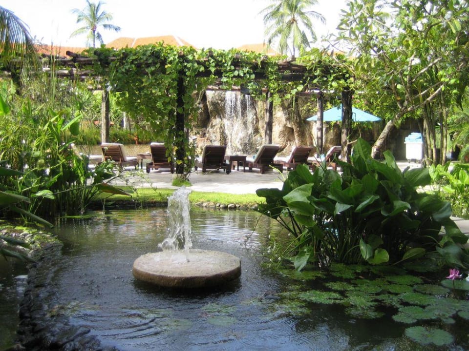 vom Frühstück Richtung Pool The Westin Resort Nusa Dua, Bali