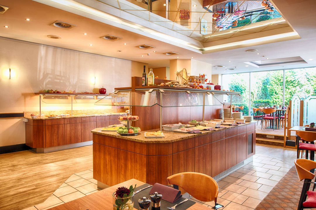 Breakfast Buffet Leonardo Hotel Düsseldorf Airport - Ratingen